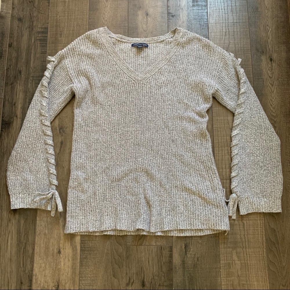 american eagle grey v-neck sweater